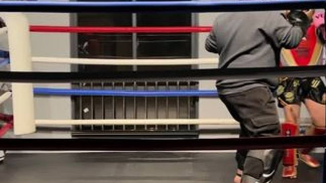 表兄弟实战对抗#泰拳 #格斗 #变强 #台上一分钟台下十年功 #少儿格斗