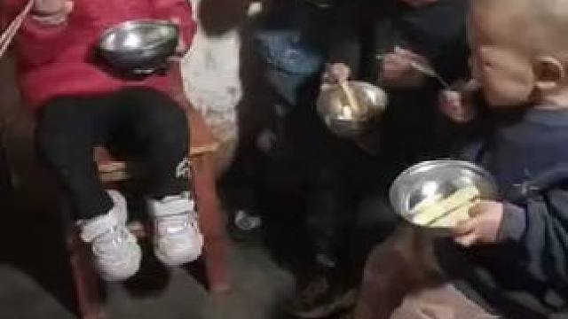 今天给四个孩子炸洋芋吃。#不挑食的乖宝宝