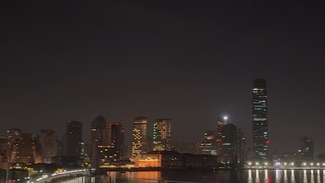 难道你们就不想知道外滩神秘大佬用的是什么入户门吗？#中宝天一铜门 #偏轴门 #上海 #铜门 #别墅门