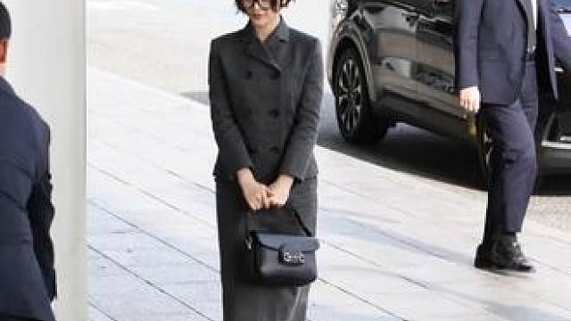 #newjeans #Hanni 今日机场活动造型，短发蛮适合她的