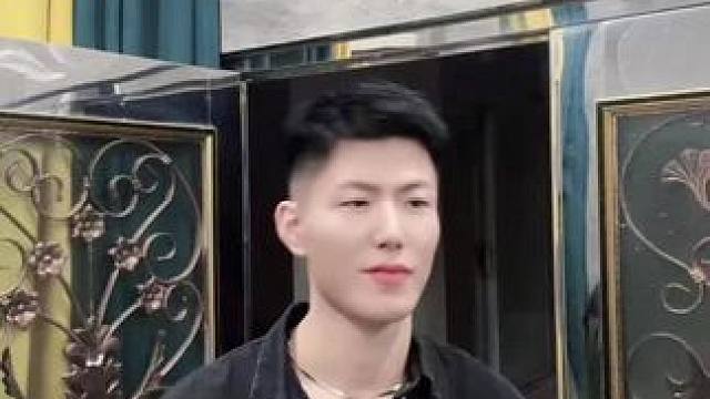 做人不要太古板 这样才好玩嘛