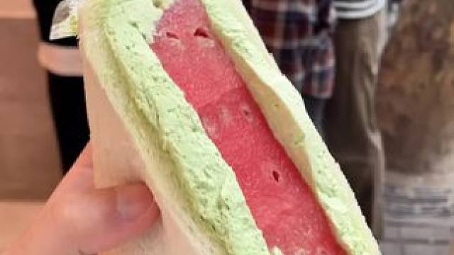 来上海见世面了….水果三明治#上海 #水果三明治 #三明治 #街头小吃