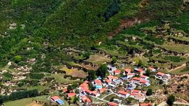 这是川西黑水县龙坝乡西苏村的木须坝寨#记录家乡变化 #宣传家乡旅游文化 #台地文明 #高山峡谷区 #