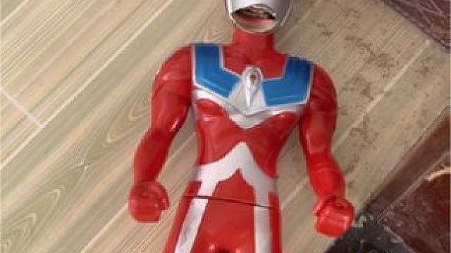 怪兽偷吃了我买的辣条这次冤枉奥特曼了#奥特曼玩具 #好玩的玩具 #儿时玩具