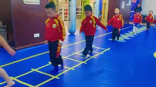 生活好可不代表身体好，让孩子们参加散打搏击训练，身体强壮了，内心也就强大了✊#国武搏击俱乐部 #少儿