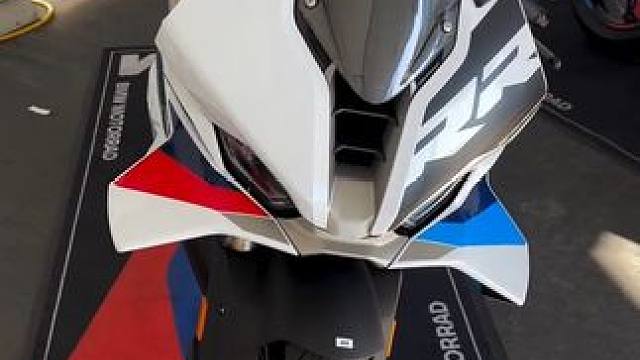 哪个男孩子抵挡得住这种诱惑？#宝马m1000rr #热爱机车热爱生活