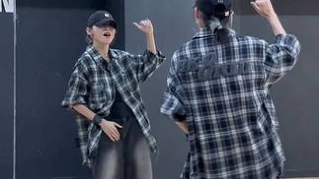 动两下你就知道自己有多帅了 回复 