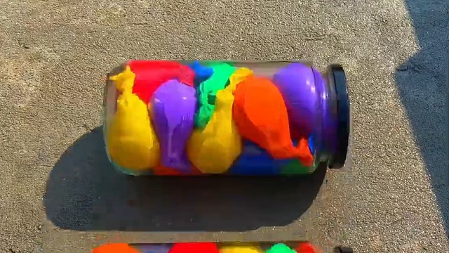 楼梯滚瓶子爆破解压时刻