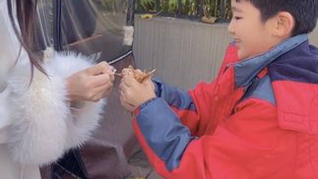 带他玩我之前玩剩下的游戏之……这叫啥来着？！？……#清甜小男生 #腼腆男孩