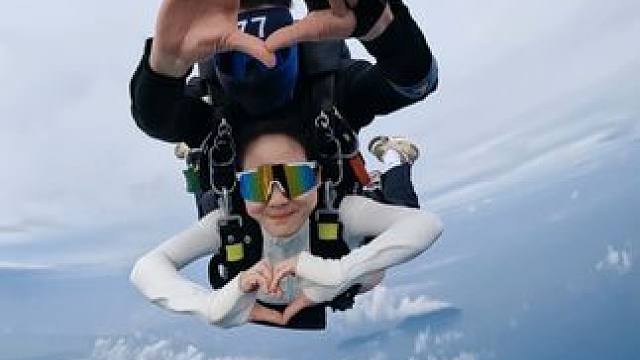 理想状态：自由自在! #跳伞  #高空跳伞  #头号玩家跳伞