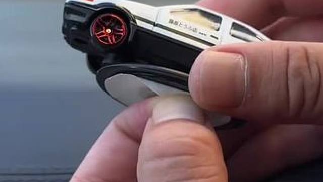 “86上山，奔驰上树”#ae86上山了 #ae86 #头文字d #车载摆件