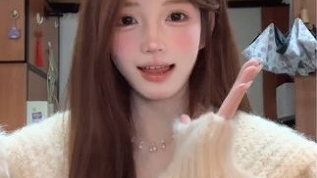 如果你惹毛了我 我就变得毛绒绒了
#甜甜的手势舞 #甜妹 #一学就会系列