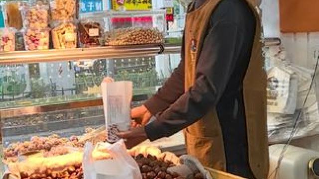 #栗子哥 #镇江#打假 #挑战，称重这小子好自信，全网挑战赛，称错免费！