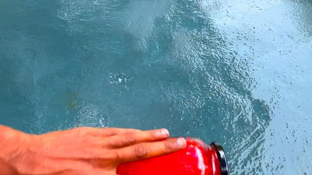 楼梯滚瓶子爆破解压时刻