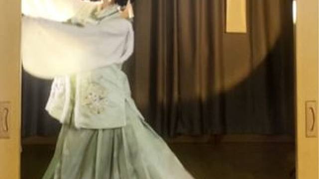 又跳了一个汉服版！ #古典舞 #国风古韵 #汉服