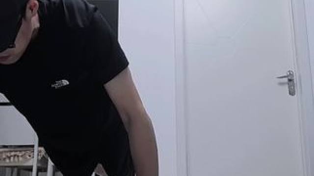 坦白局:你们俯卧撑一次性能做几个？ #俯卧撑 #自律打卡