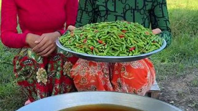 东南亚美女厨师 #原始美味#东南亚美女厨师#东南亚美食