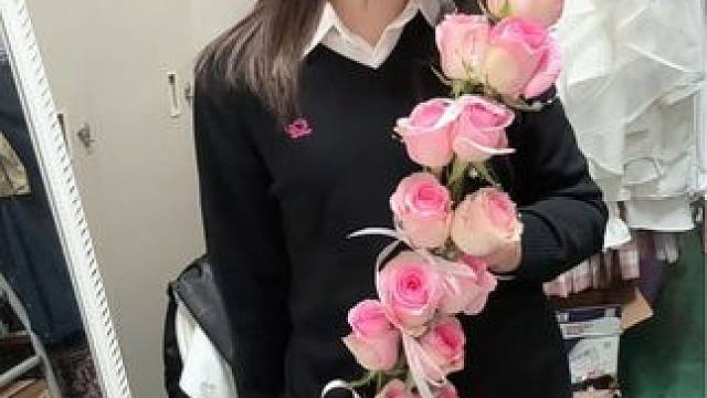 #三坑少女 #lo娘日常 #一米玫瑰 #甜妹统治世界 #冬日限定 我也是拥有1米玫瑰花的人了