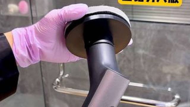 已婚男人｜62s沉浸式浴室清洁 今天终于把浴室挡水条给换了✨顺便清洁了一下淋浴房玻璃，舒适 
#做家