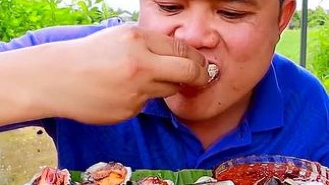 大口吃海鲜真的太香了~