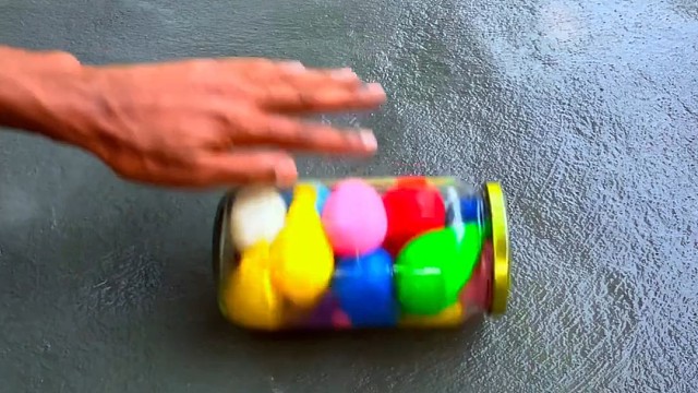 楼梯滚瓶子爆破解压时刻