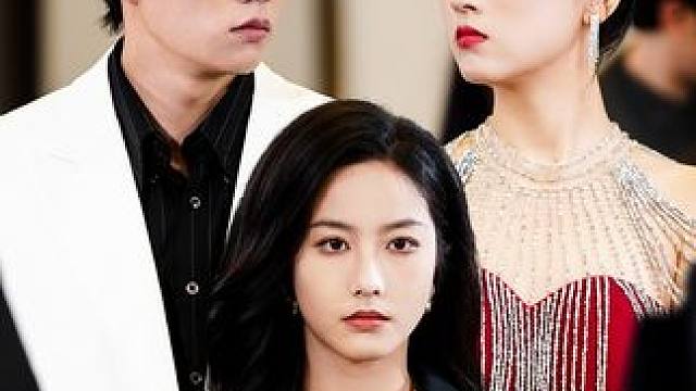 母亲命悬一线，亲生儿子却联合小珊挡住了救护车的路