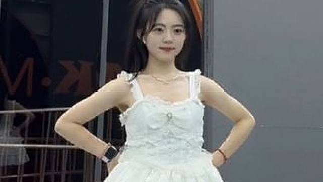 全网最全《冬日》舞蹈教程 服道化指路我1月份的视频
闺闺们都要跳美美的舞啊#天池老师 #鞠婧祎冬日 