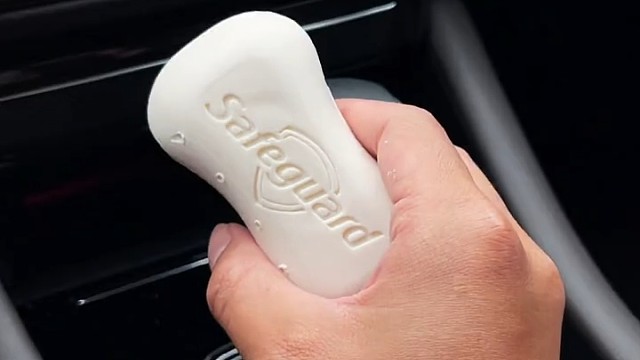 车内放一块香皂，大有用处哦