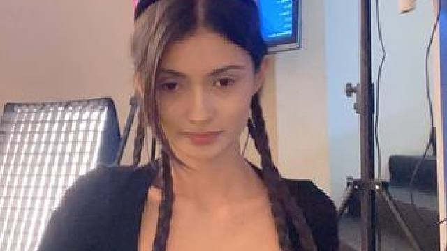 新疆人刻在骨子里的DNA动了 民考汉的我也动了#金牛座女孩  #女大学生 #笑起来很甜 #治愈系笑容