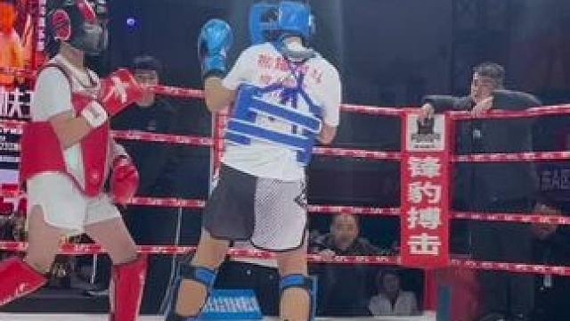 拿下比赛#实战 #比赛现场 #自由搏击 #重庆泰拳馆