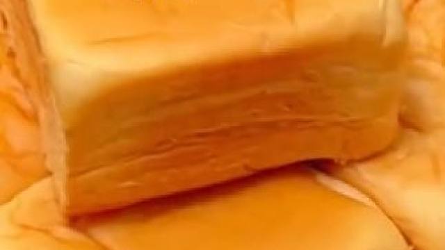 这样的无菌蛋，你爱了吗？#科普 #三只松鼠 #水牛乳千层吐司 #超便宜超划算 #好吃到停不下来