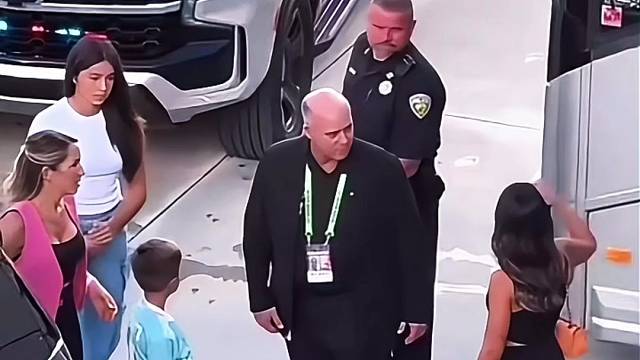 安东内拉和苏亚雷斯家人出行，大女儿更有气质了