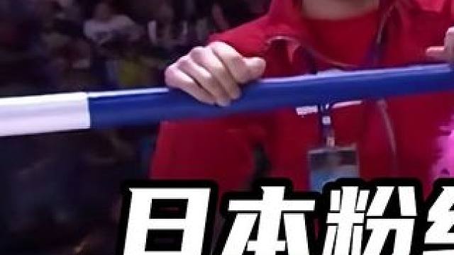 日本魔女穿粉裙作战，中国女将看不惯，一顿暴揍对手花容失色 日本魔女穿粉裙作战，中国女将看不惯，一顿暴