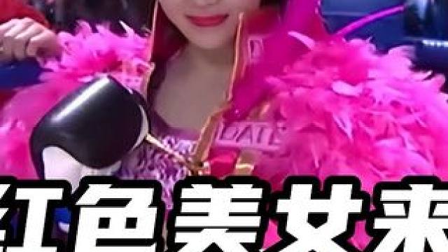 日本魔女穿粉裙作战，中国女将看不惯，一顿暴揍对手花容失色 日本魔女穿粉裙作战，中国女将看不惯，一顿暴