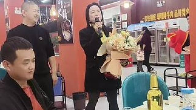 祝英姐生日快乐！幸福满满，年年十八