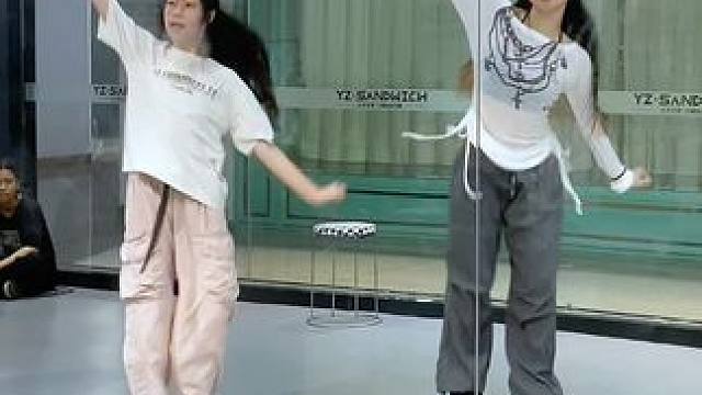 今天又是心情愉悦的一天#kpop翻跳#inmyfeeling #甜甜的舞蹈