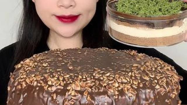 #无胚奶油蛋糕 #迪拜巧克力蛋糕 到手2罐 开心果酥脆面包丝➕纯脂脆皮巧克力➕松软蛋糕胚 中间夹心动
