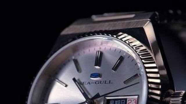 跟随海鸥手表重新感受 70、80 年代的复古时尚#海鸥手表 #海鸥精钢钻 #男士腕表 #机械表