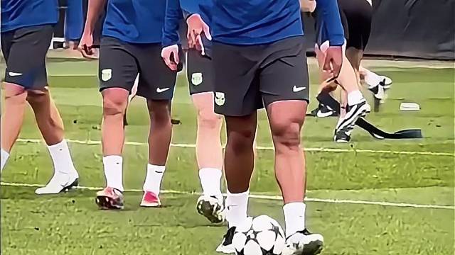 巴塞罗那迎来利好！防守大闸阿劳霍复出训练