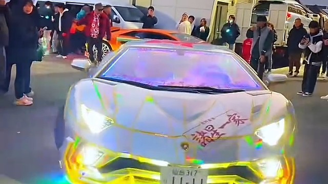 光是看它出场，我就知道这车与我无缘了#兰博基尼#超跑