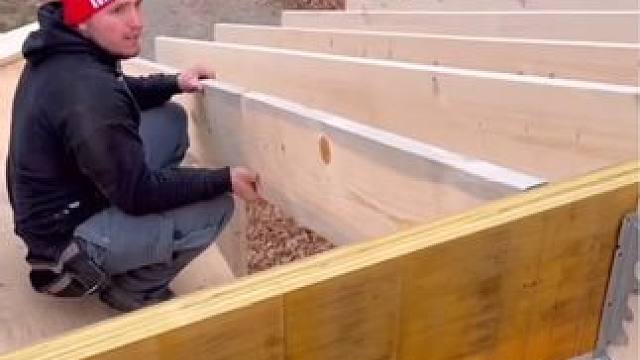 北美乡村木屋别墅是这样建造的。 #木屋建造 #施工工艺 #男人减速带 #强迫症看了很享受 #匠心精神