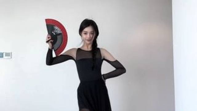 恐有街头胭脂色 柳絮沾白雪只沾红 #古典舞 #红昭愿