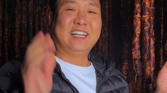 今年新下炕的微麻微辣烟熏香肠 #乡村新农人 #原创作品 #大山里的味道 #烟熏香肠