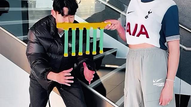 孙兴慜领衔热刺队友比拼反应速度，亚洲一哥有点反应迟钝