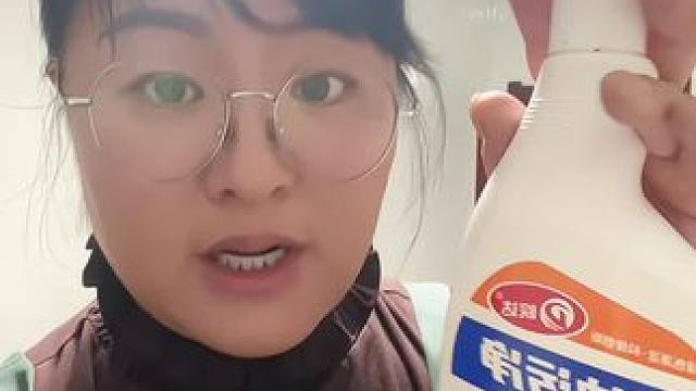 这个油污净真的超级好用 以前买啥都看牌子，觉得牌子大就是好，现在我家柜子里闲置的很多东西都是大牌的，