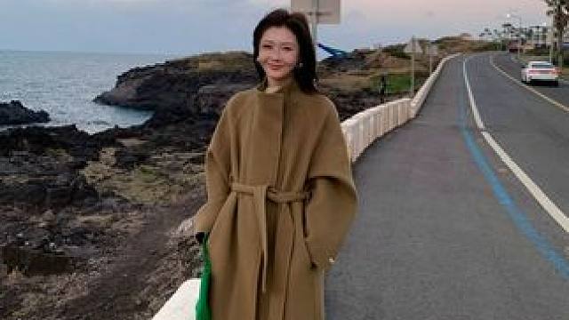 漂亮女人 不发脾气 只发财 #不露腿冬季实用主义穿搭 #冬季韩系穿搭ootd