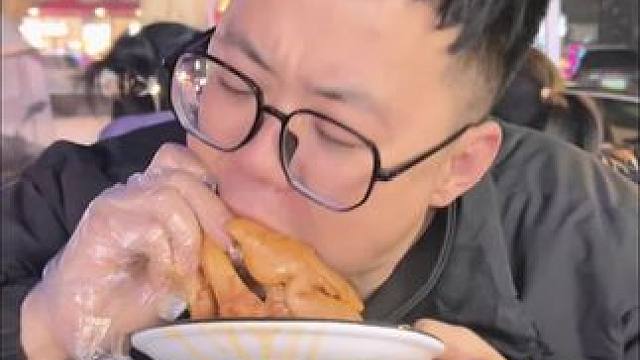 实现猪蹄自由！就来全口福麻辣猪蹄火锅！#妈呀太香了 #猪蹄 #猪蹄火锅