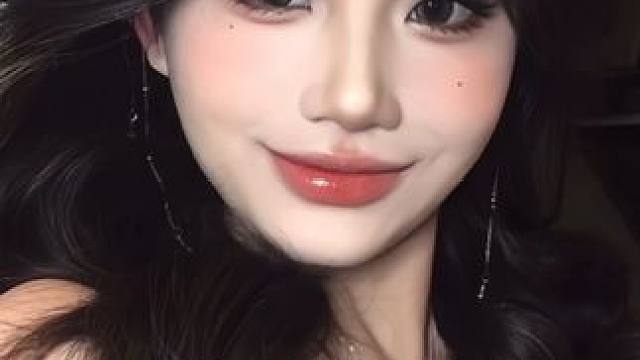 学有效化妆，做气质女人 #方圆脸妆容 #姐感 #贵气感御姐 #贵气小烟熏 #反差