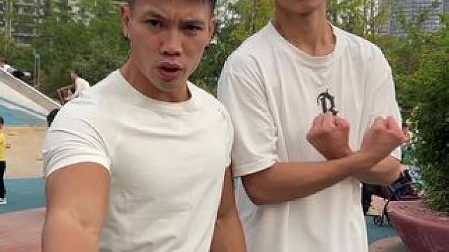 初中生这样的青春力量，你们认为他怎么样？ #全民健身 #自律 #飞人舞夫 #精神氮泵 #体育精神