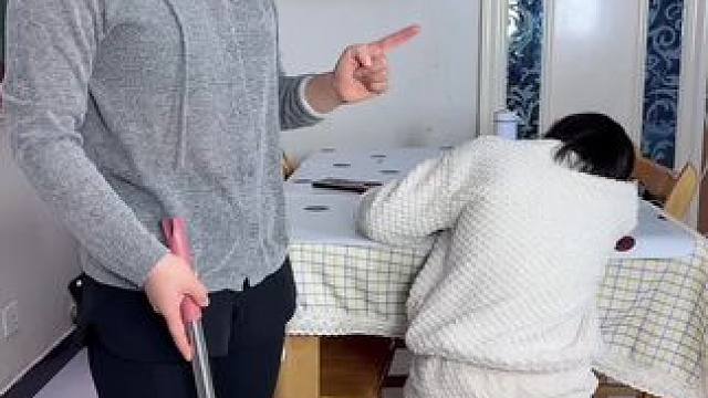 有了这个方法，再也不担心孩子驼背了！ #笑花小王令